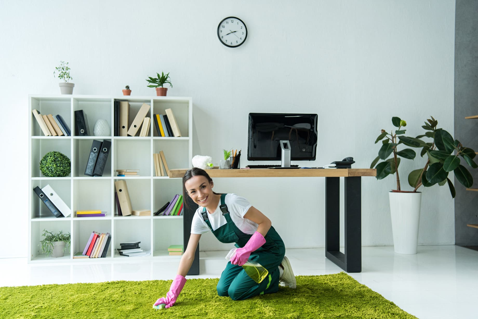 After-hours cleaning for office buildings performed by experts in professional office environments.