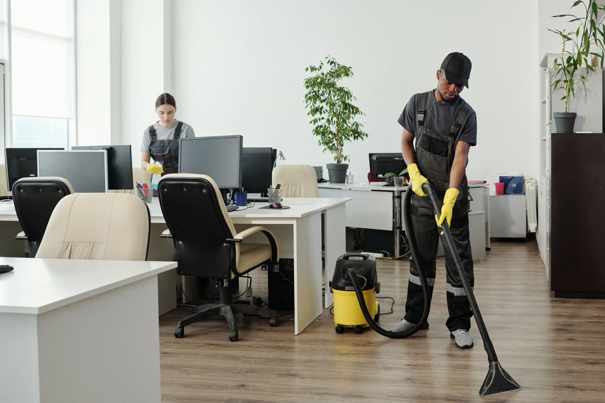 Professional hygiene in legal environments performed by experts in legal offices.