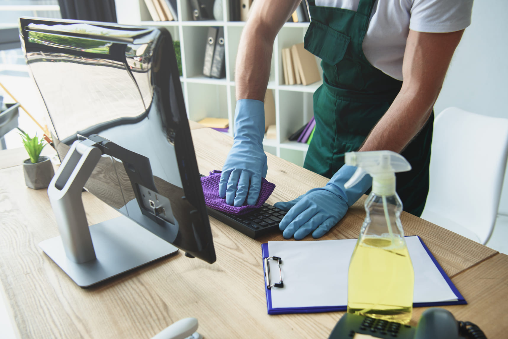 Uninterrupted cleaning for legal offices performed by experts in legal offices.